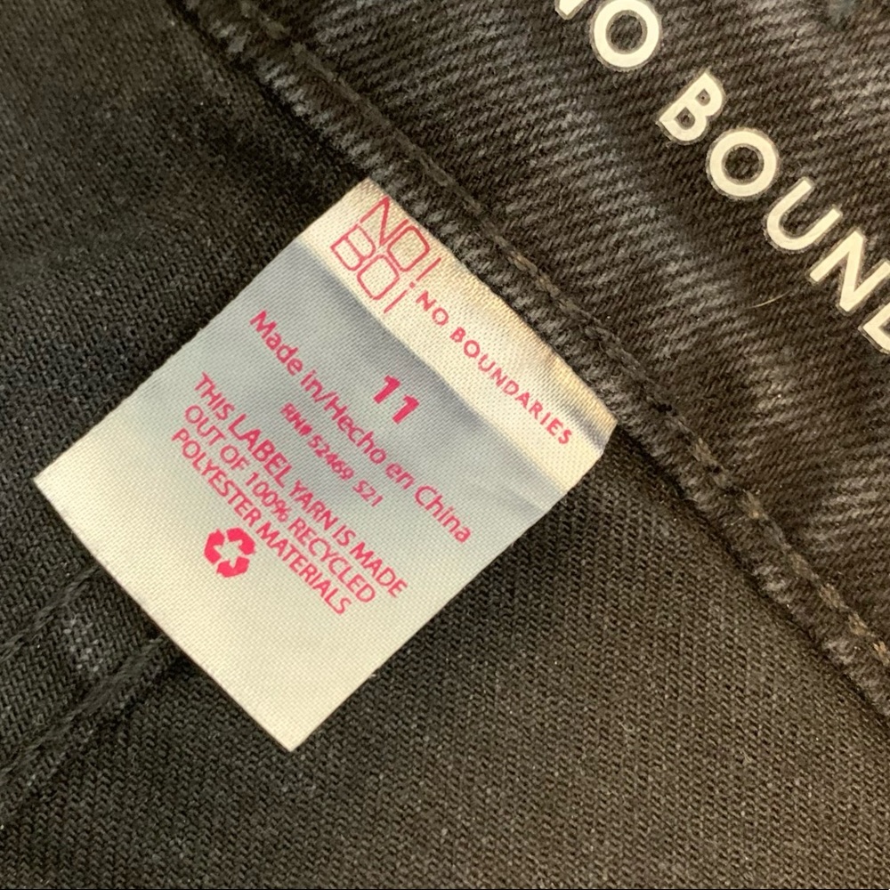 No Boundaries High Rise Distressed Star Black Jeans 30 - Picture 6 of 7